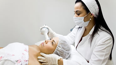 <span>Cosmetología y</span>Estética Integral